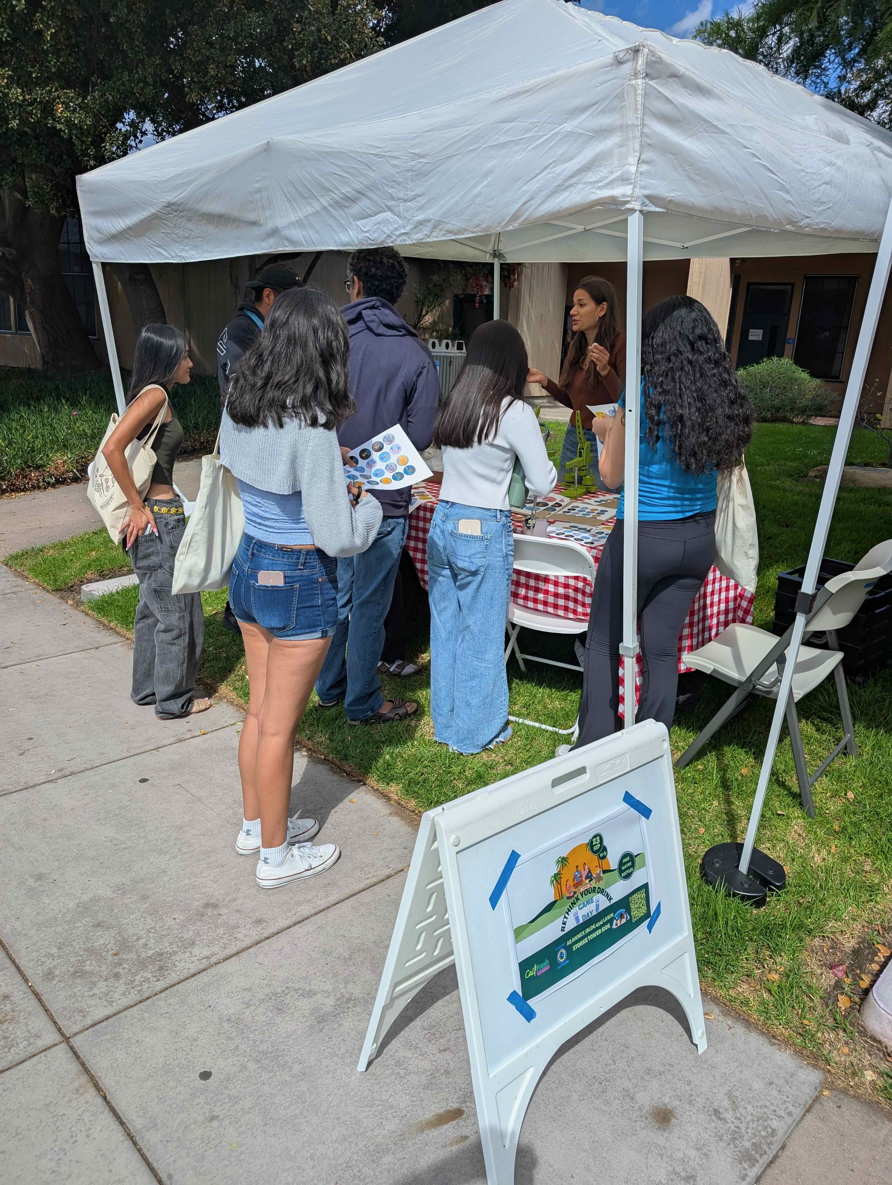 Photo of CalFresh Healthy Living tabling event. 